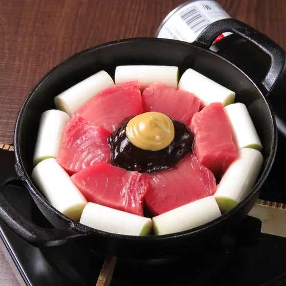 本まぐろ中トロ鉄なべ焼き